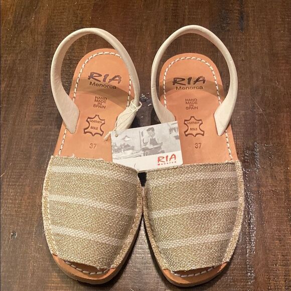 Women’s Ria Menorca Sandals - cream and gold US 6.5 Made in Spain - Picture 1 of 9